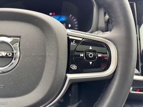Certified 2025 Volvo V60 B5 Cross Country Plus AWD/4WD image 18