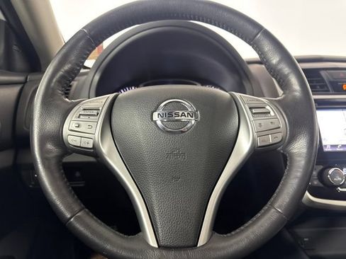 Used 2018 Nissan Altima 2.5 SL w/ 2.5 SL Technology Package FWD image 19