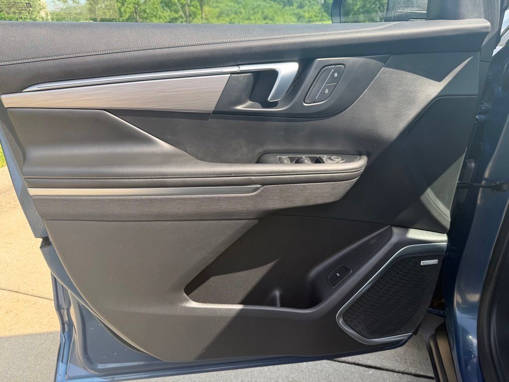 Used 2025 Buick Enclave Preferred w/ LPO, Floor Liner Package FWD image 25
