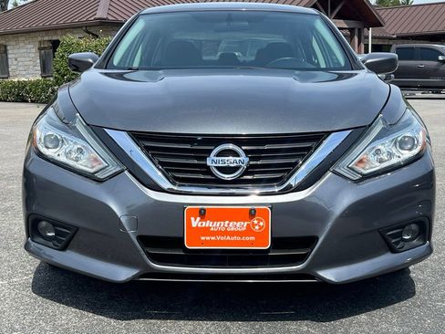 Used 2017 Nissan Altima 2.5 SV image 3