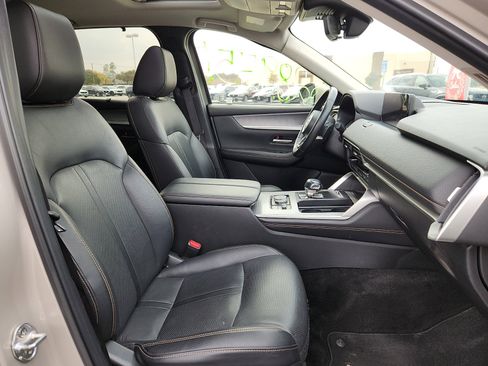 Used 2024 MAZDA CX-90 3.3 Turbo w/ Preferred Plus image 15