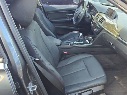 Used 2015 BMW 320i Sedan RWD image 4