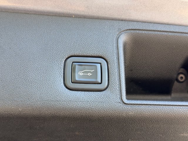 Certified 2021 GMC Terrain SLE w/ Driver Convenience Package FWD image 16