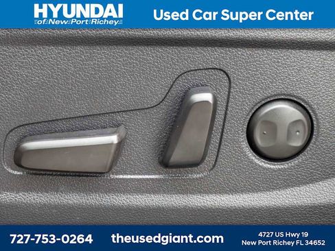 Used 2020 Hyundai Santa Fe SEL w/ Convenience + Premium Package image 23