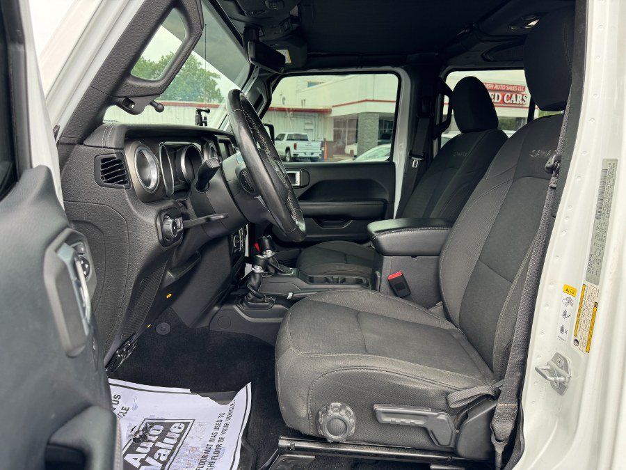 Used 2018 Jeep Wrangler Unlimited Sahara AWD/4WD image 15