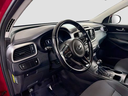 Used 2017 Kia Sorento FWD w/ LX Convenience Package image 11