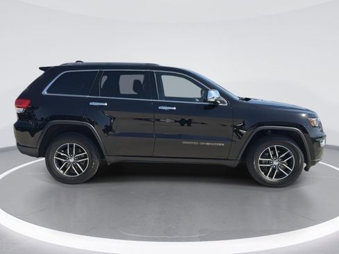 Used 2017 Jeep Grand Cherokee Limited w/ Luxury Group II AWD/4WD image 3