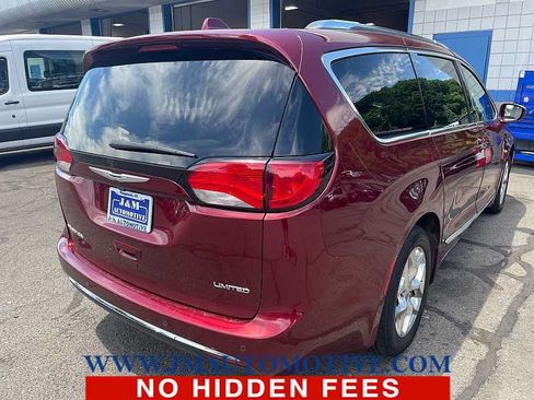 Used 2017 Chrysler Pacifica Limited FWD image 4