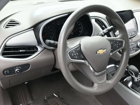 Used 2024 Chevrolet Malibu LT FWD image 15