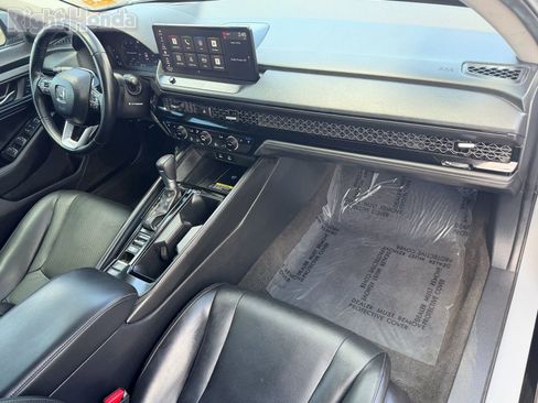 Used 2024 Honda Accord Touring image 11