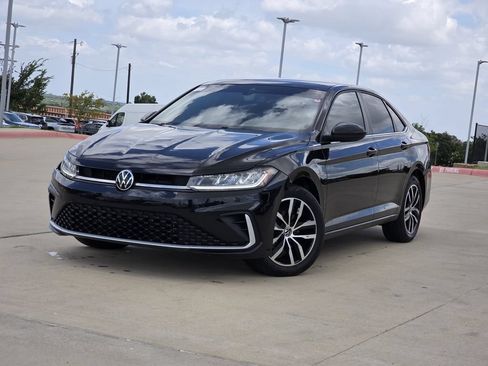 Used 2025 Volkswagen Jetta SE FWD image 1