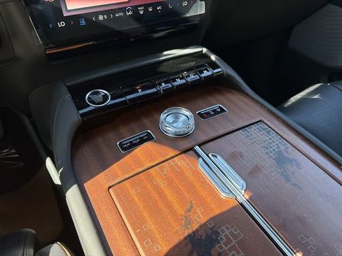 New 2026 Lincoln Navigator L Black Label AWD/4WD image 30