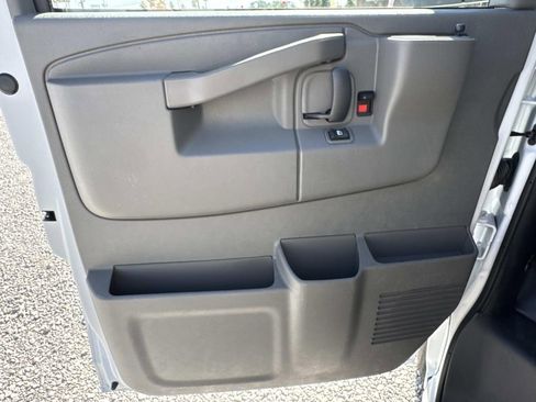 New 2025 Chevrolet Express 2500 w/ Enhanced Convenience Package image 19