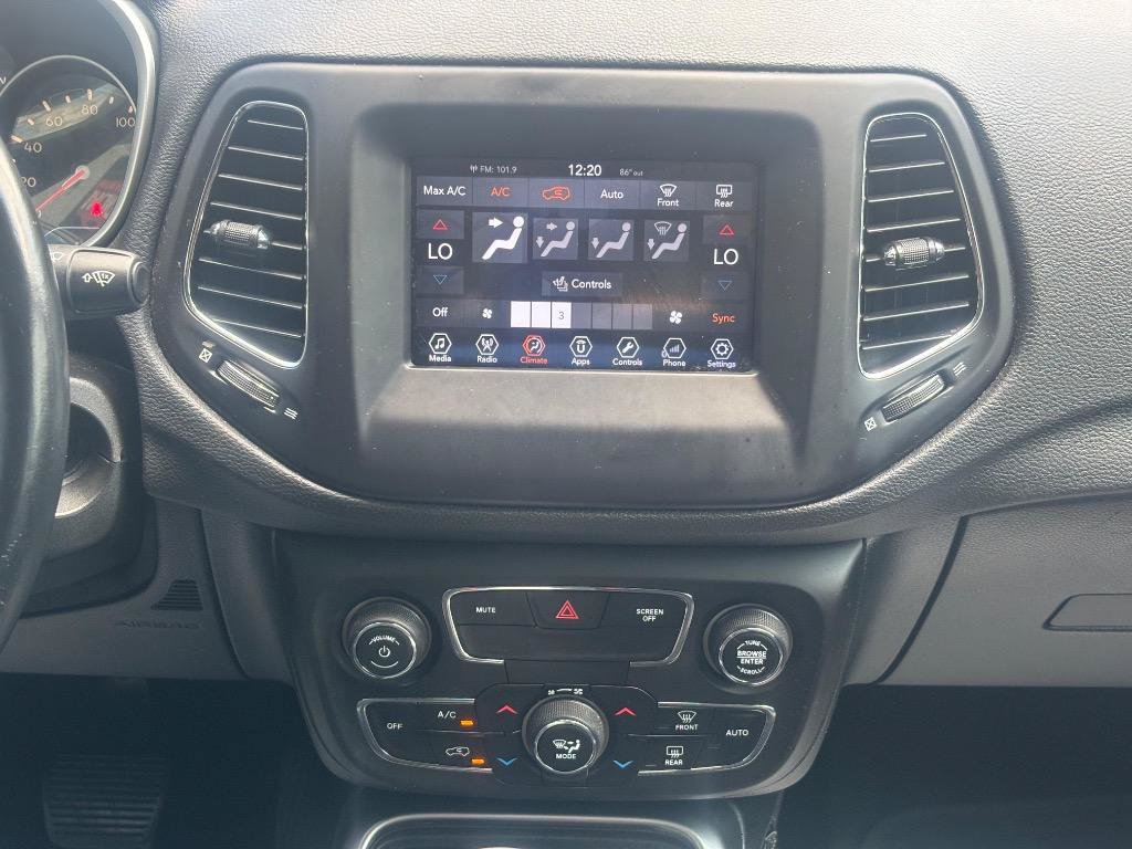 Used 2018 Jeep Compass Latitude w/ Popular Equipment Group AWD/4WD image 19