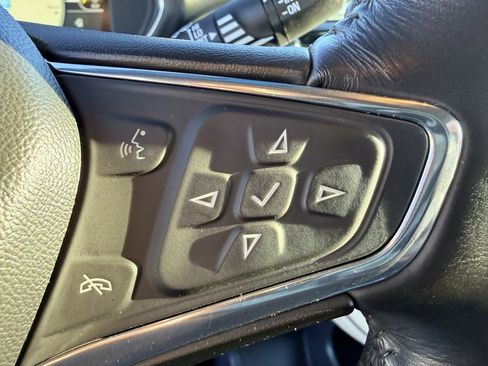 Used 2019 Chevrolet Bolt Premier w/ Infotainment Package image 19