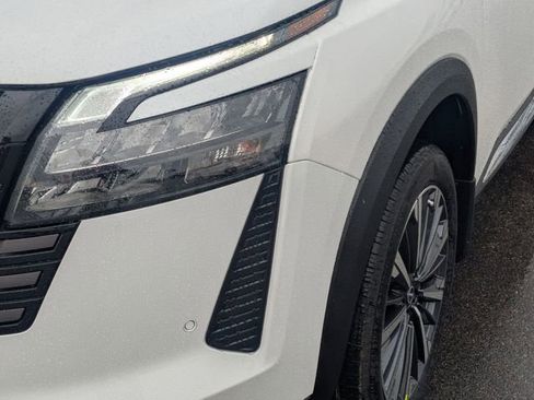 New 2026 Nissan Pathfinder Platinum w/ Cargo Package FWD image 9