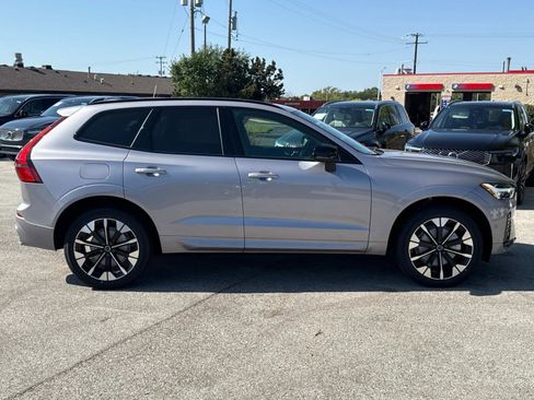 New 2026 Volvo XC60 B5 Plus w/ Climate Package image 4