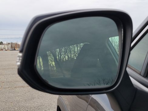 Used 2019 Toyota RAV4 LE image 10