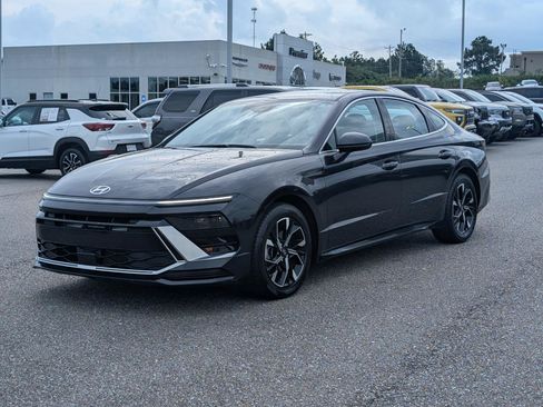 Used 2025 Hyundai Sonata SEL FWD image 1