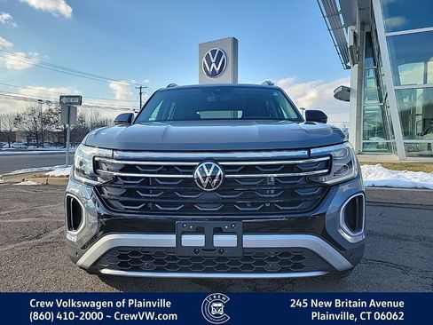 Certified 2025 Volkswagen Atlas Peak Edition SE image 22
