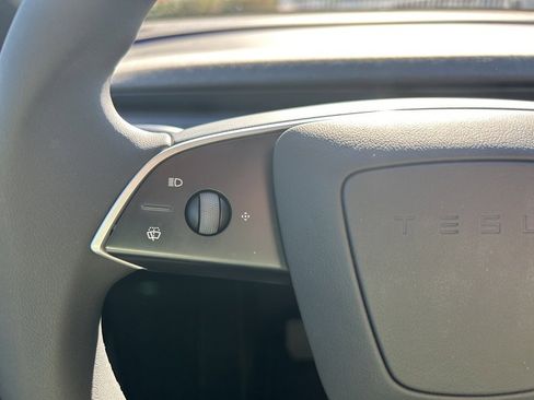 Used 2026 Tesla Model Y AWD image 14