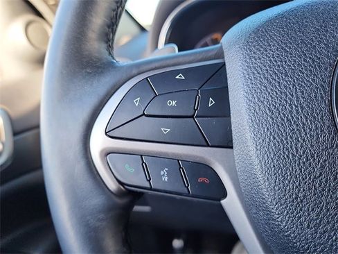 Used 2017 Jeep Grand Cherokee Altitude image 29