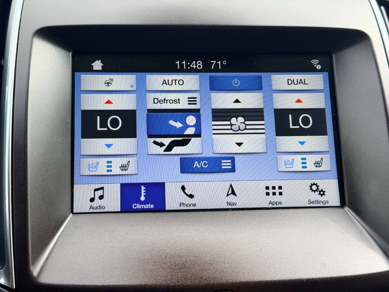 Used 2018 Ford Edge Titanium w/ Equipment Group 302A AWD/4WD image 39