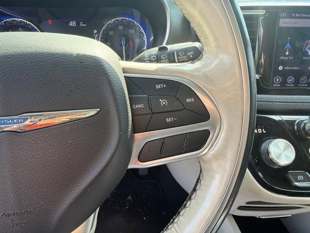 Used 2019 Chrysler Pacifica Limited FWD image 23
