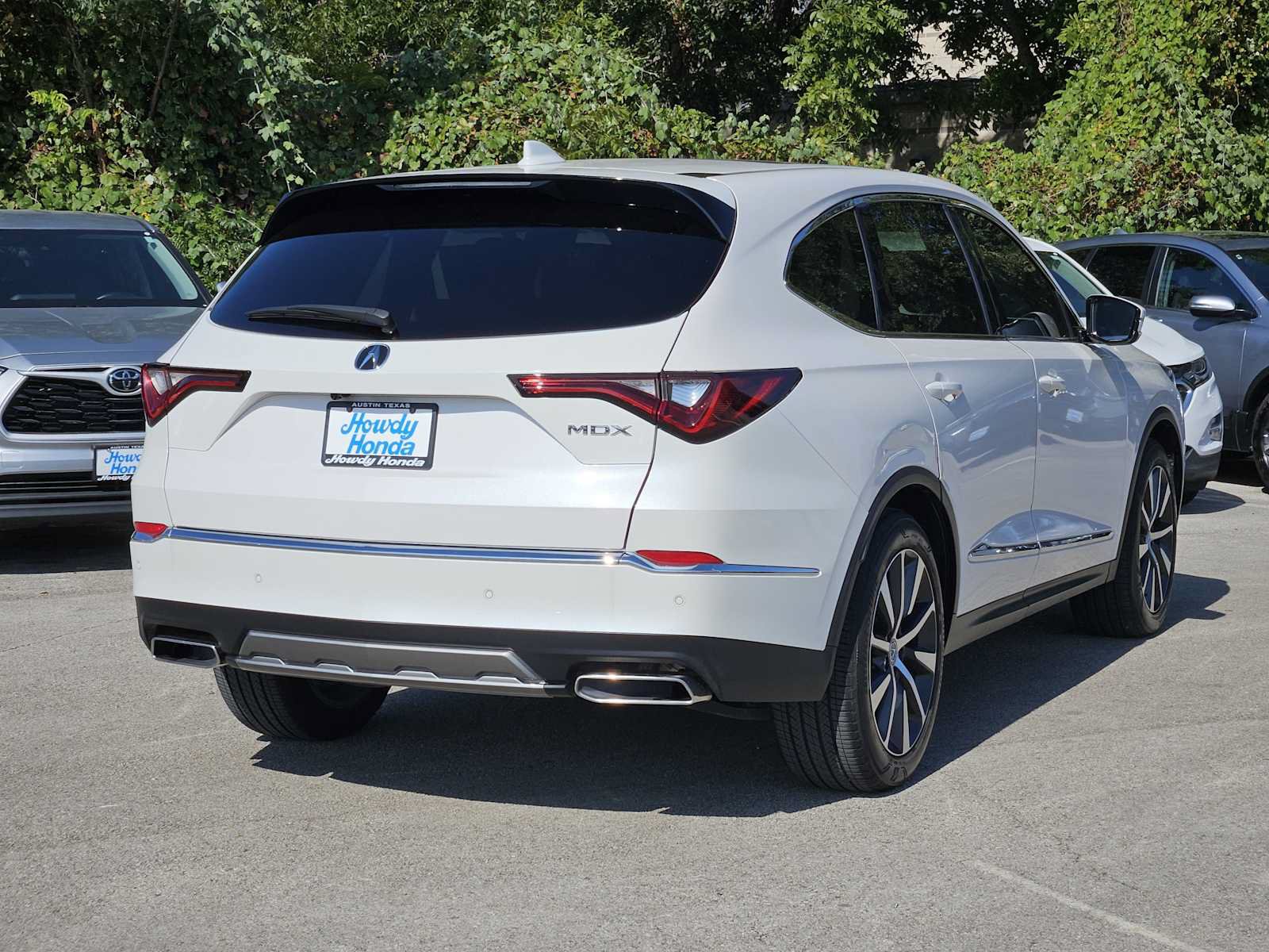 Used 2025 Acura MDX w/ Technology Package FWD image 5