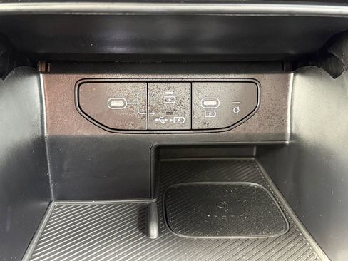 Certified 2025 Kia Sorento EX image 18