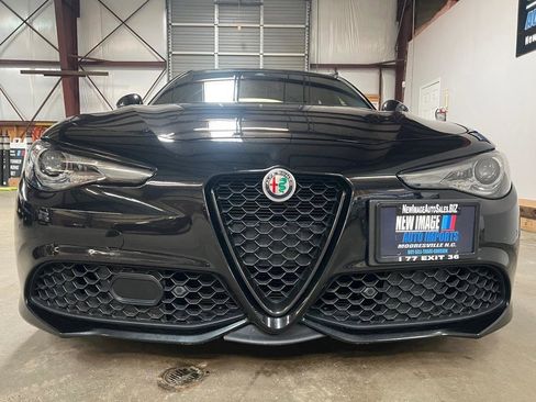 Used 2021 Alfa Romeo Giulia Ti Sport image 8