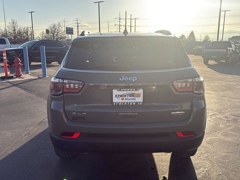 Used 2023 Jeep Compass Latitude image 6