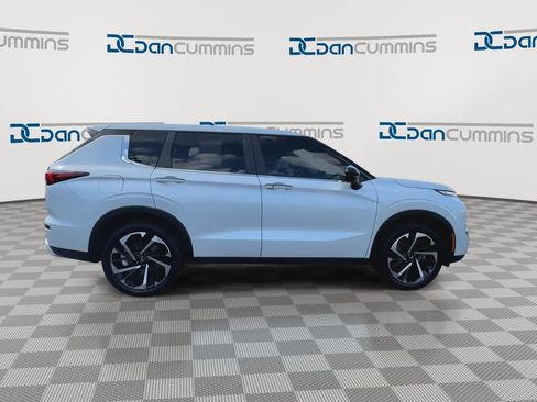 Used 2024 Mitsubishi Outlander SE FWD image 9