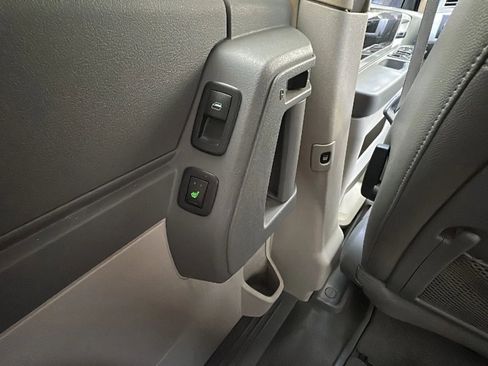 Used 2010 Dodge Grand Caravan SXT image 29