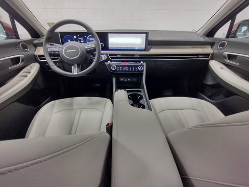 New 2025 Hyundai Sonata Limited image 39
