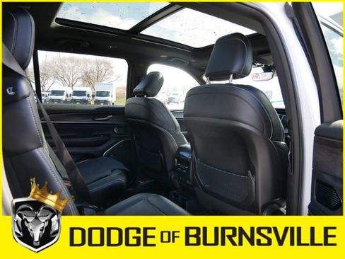 Used 2023 Jeep Grand Cherokee L Overland image 15