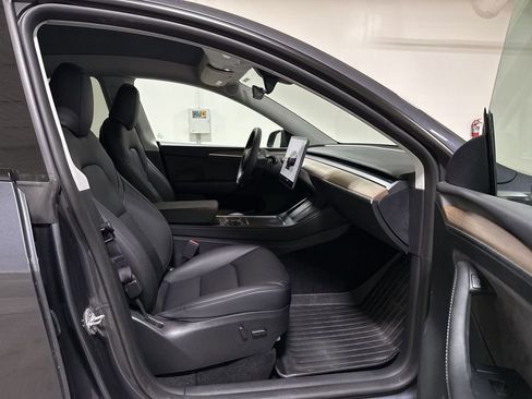 Used 2023 Tesla Model Y Performance image 22