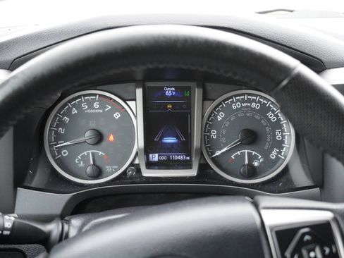 Certified 2018 Toyota Tacoma SR5 image 30