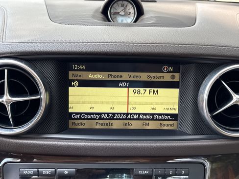 Used 2013 Mercedes-Benz SL 550 image 16