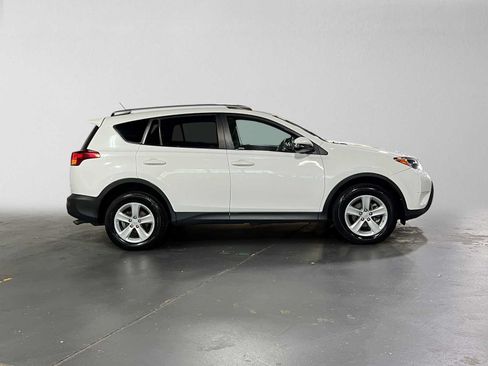 Used 2014 Toyota RAV4 XLE AWD/4WD image 2