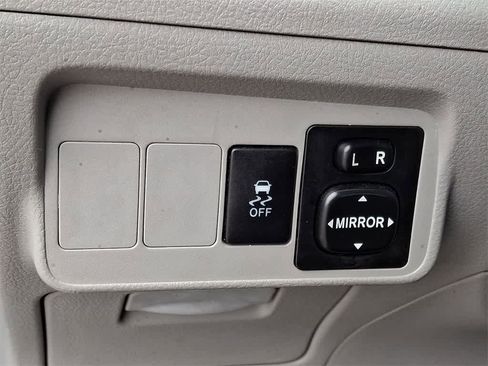 Used 2010 Toyota Corolla image 21