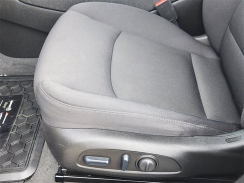 Used 2024 Chevrolet Malibu LT image 30