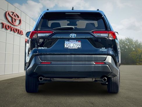Certified 2023 Toyota RAV4 LE AWD/4WD image 4