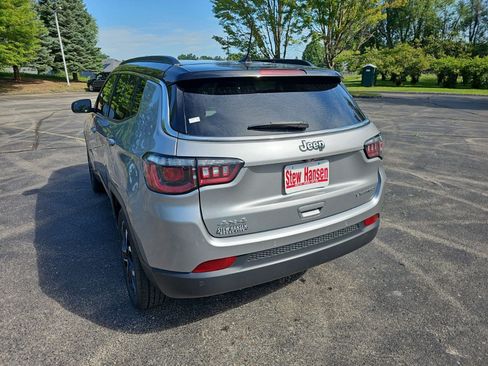 Used 2024 Jeep Compass Limited AWD/4WD image 3