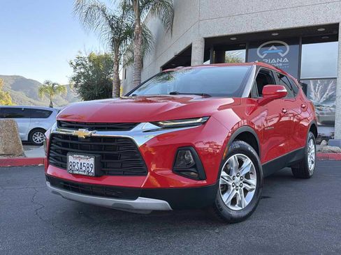 Used 2020 Chevrolet Blazer LT FWD image 2