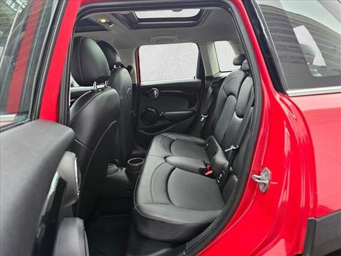 Used 2019 MINI Cooper 4-Door Hardtop image 15