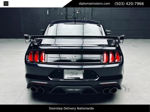 Used 2021 Ford Mustang Shelby GT500 w/ Carbon Fiber Track Pack RWD image 6