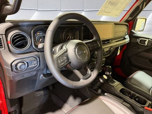 New 2026 Jeep Wrangler Unlimited Rubicon w/ Technology Group image 10