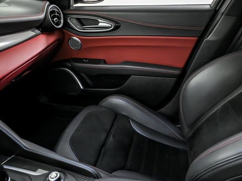 Used 2019 Alfa Romeo Giulia Quadrifoglio RWD image 30