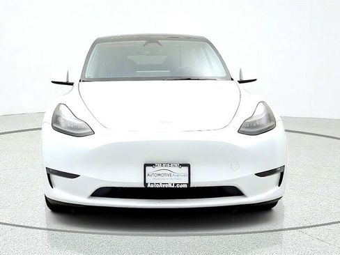 Used 2024 Tesla Model Y Long Range AWD/4WD image 2